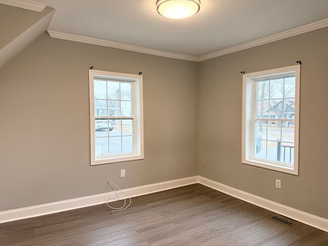 Building Photo - Renovated 2BR Home Minutes from Downtown Hickory – Washer & Dryer Included!