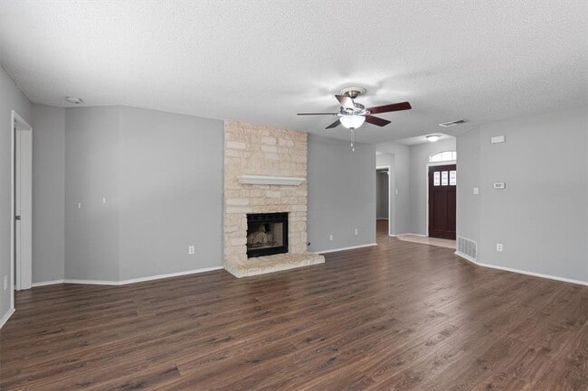 Building Photo - 913 Dover Pass