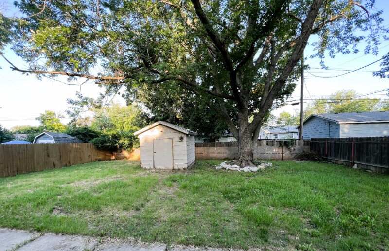 Building Photo - 3131 S Gordon Ave