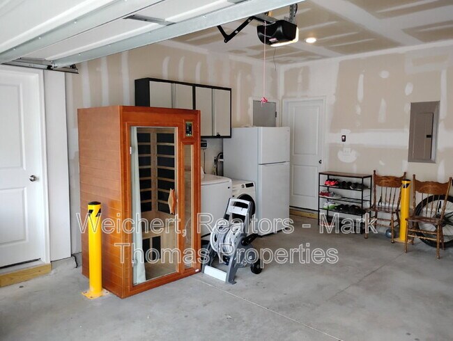 Building Photo - 1035 Manorhaven Dr
