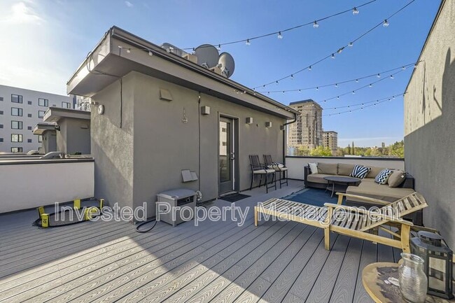 Building Photo - 1323 Elati St