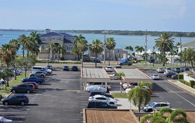 Building Photo - 450 Treasure Island Causeway