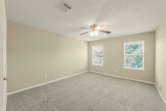 Building Photo - 2414 Falcon Knoll Ln