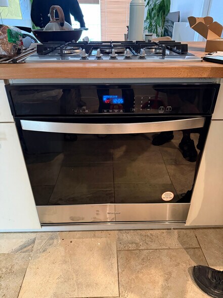 New Built-in Oven - 1615 Meridian Ave