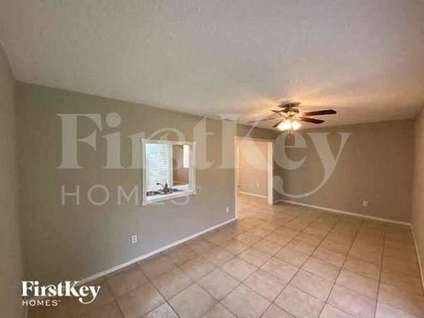 Building Photo - 798 Chevy Chase St NW