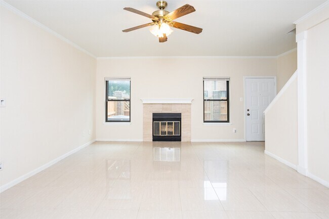 Building Photo - 9800 Pagewood Ln