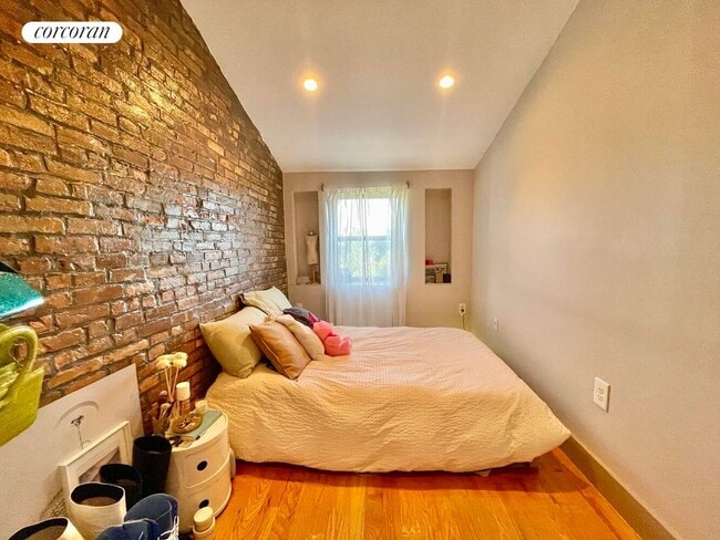 Building Photo - 57 Halsey St