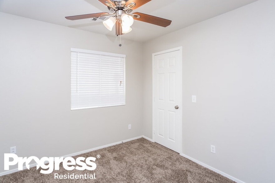 Building Photo - 9008 Crooked Shell Ave