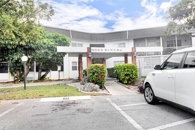 Primary Photo - 6505 Winfield Blvd