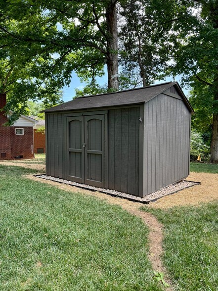 Building Photo - 947 Dudley Dr
