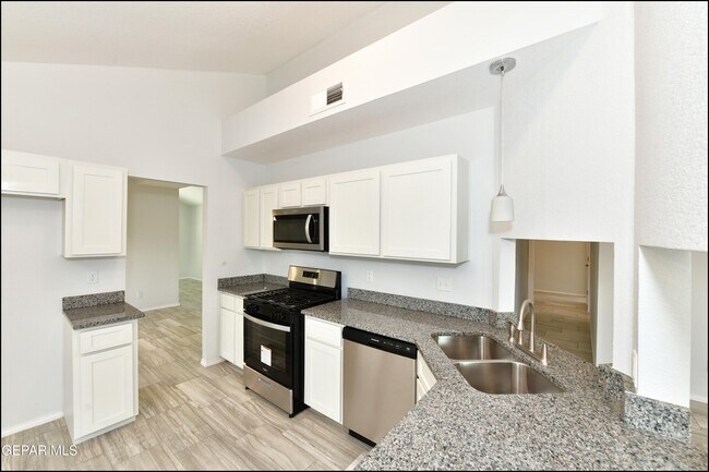Building Photo - 4526 Monahans Dr