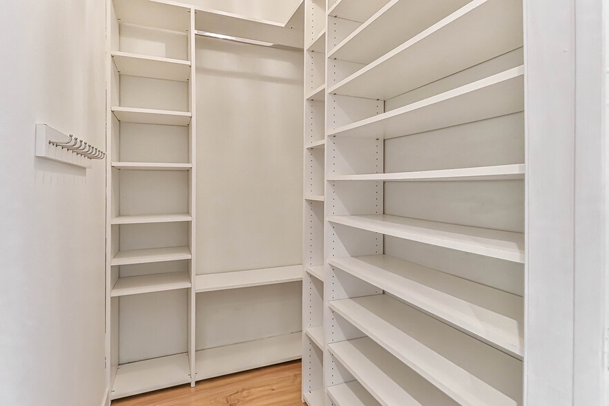 Primary bedroom walk-in closet - 1115 19th St