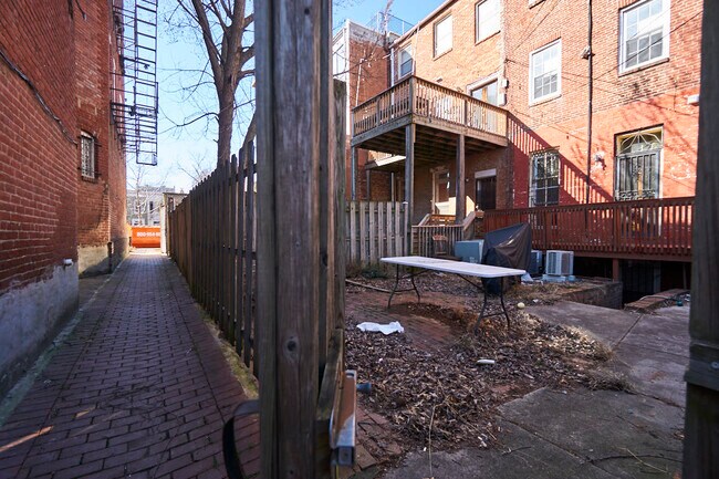 Building Photo - 936 P St NW