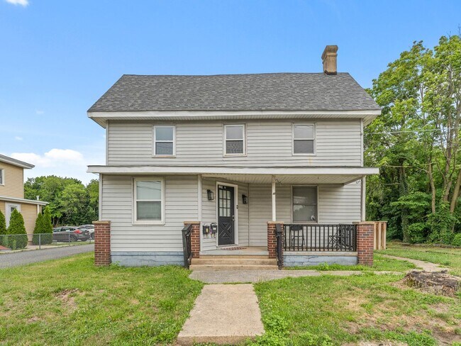 Building Photo - 120 S Main St