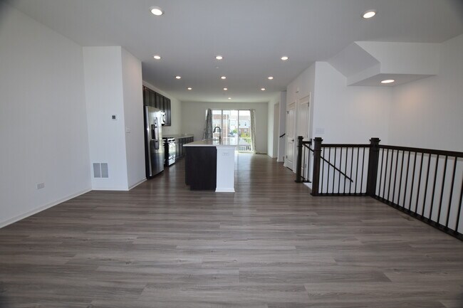 Building Photo - 2945 Showplace Dr