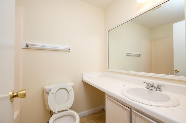 Building Photo - 40 South Ave