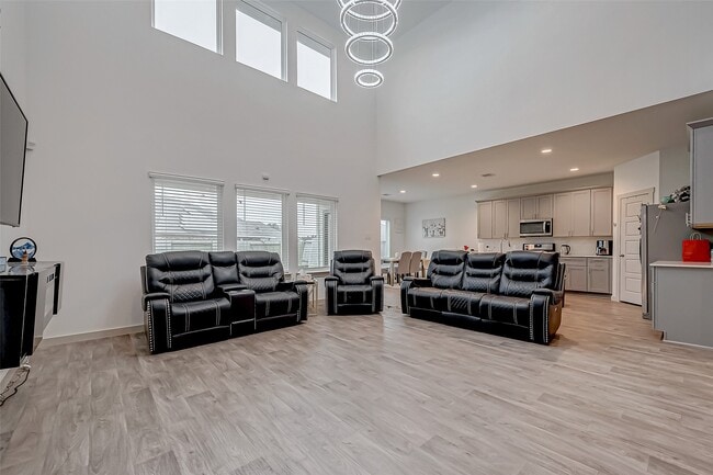 Building Photo - 6850 Amber Clf Ln