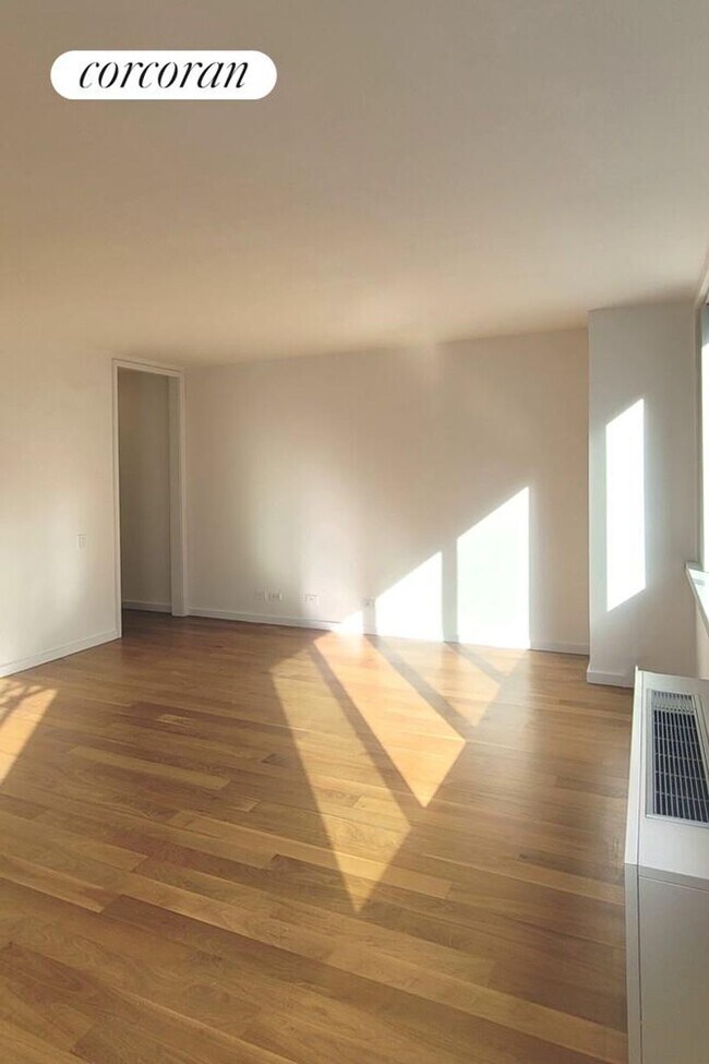 Building Photo - 515 E 72nd St