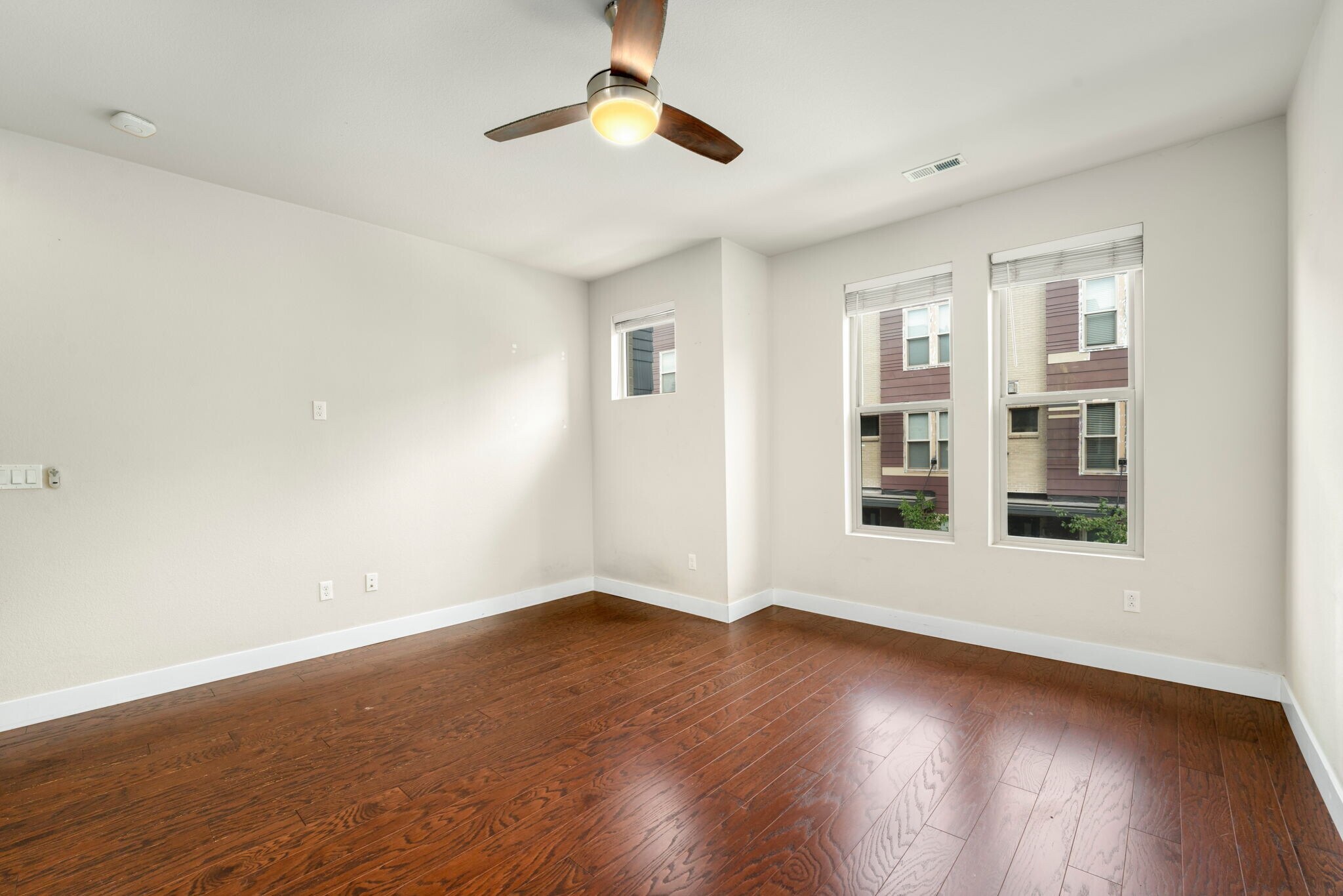 Building Photo - 1276 W 11th Ave