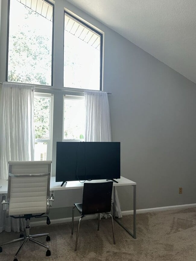 Building Photo - THE TRIAD TOWNHOMES IN CARROLLWOOD