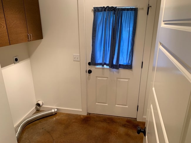 Building Photo - 420 S Church Ave