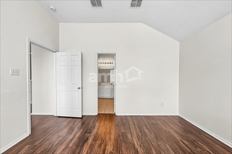 Building Photo - 14056 Wrangler Way