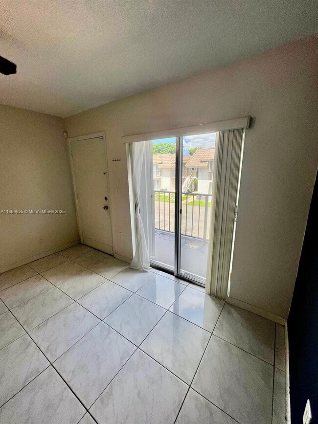 Building Photo - 7071 SW 129th Ave