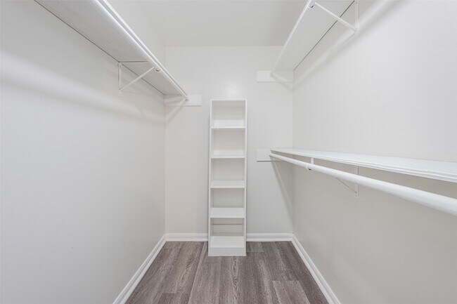 Building Photo - 6215 Portal Dr