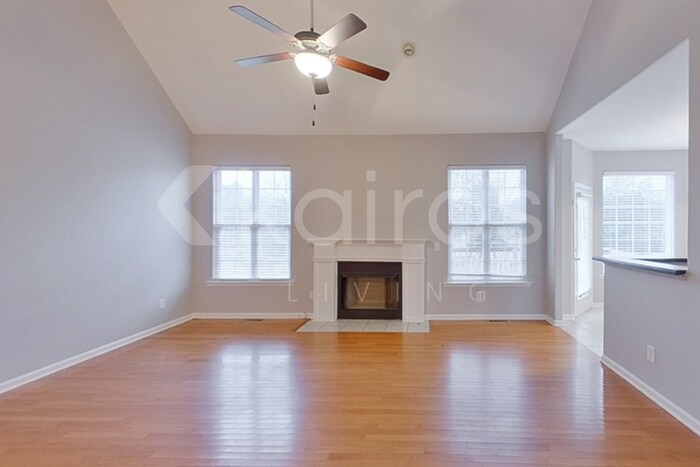 Building Photo - 605 Sophia Ct