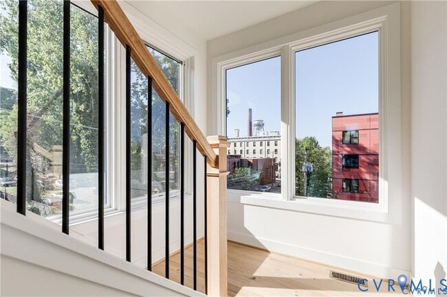 Building Photo - 220 N 20th St