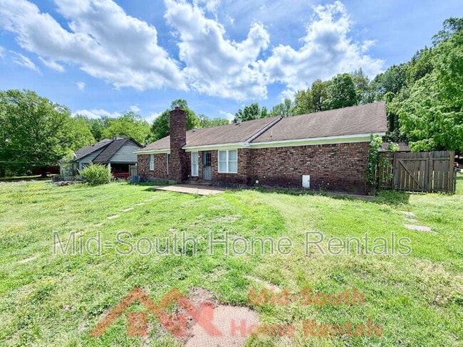 Building Photo - 4900 Walden Glen St