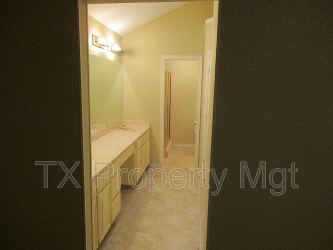 Building Photo - 4904 Arborgate Dr