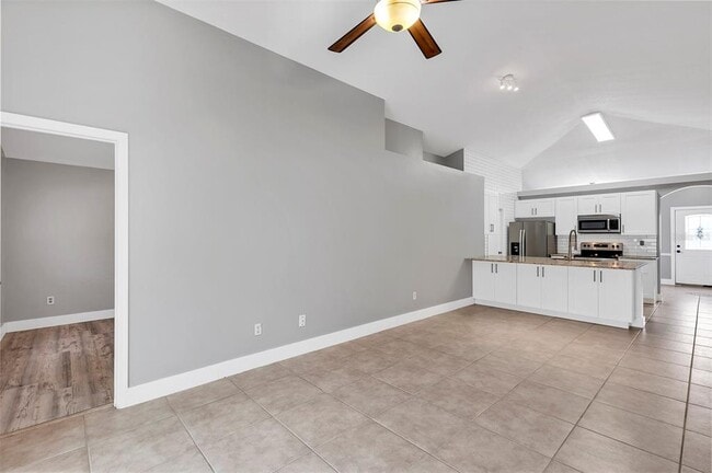 Building Photo - 7686 Pine Fork Dr