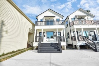 Building Photo - 611 E 39th St