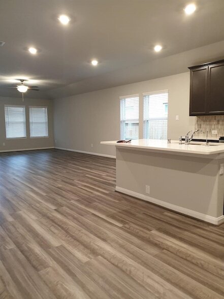 Building Photo - 511 Ellwood Terrace Ln