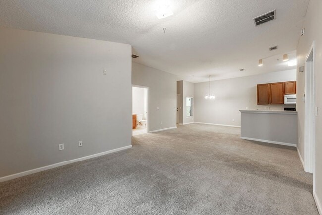 Building Photo - Lakefront Townhome