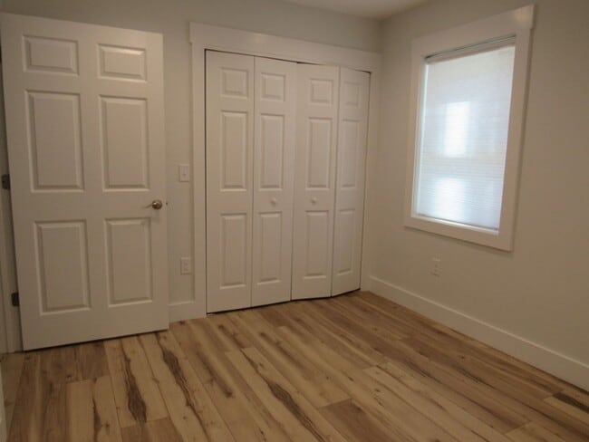 Building Photo - $1,800 - 2 Bed/2Bath Newly Renovated Unfur...