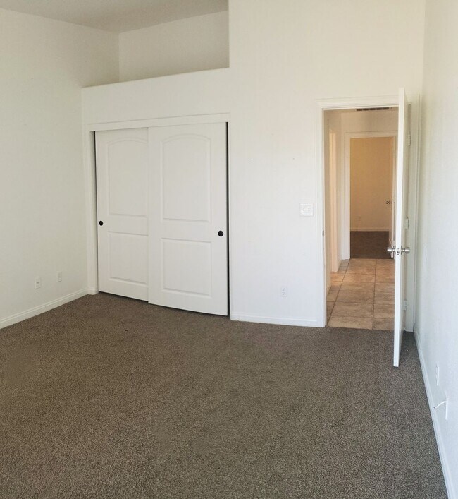 Building Photo - COMING SOON 4 bed 2 bath home in Upper Friendly Hills Area