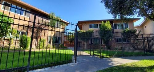 Building Photo - 1409 W. Lingan Lane