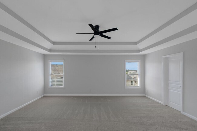 Building Photo - Beautiful large 4-bedroom home