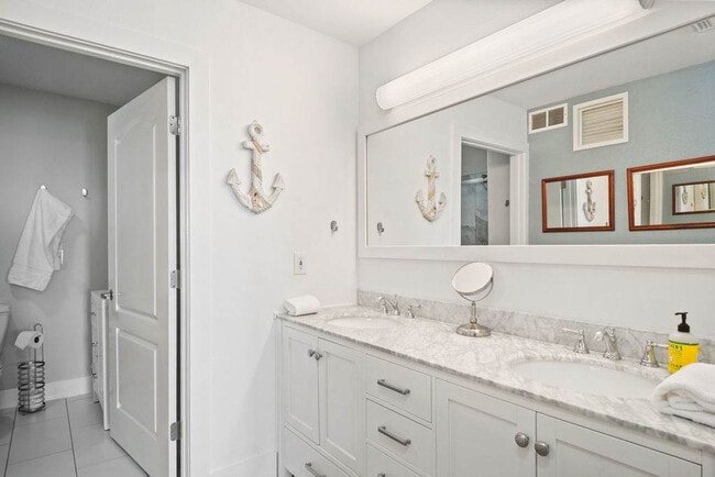 Building Photo - 16 Cut Off Rd