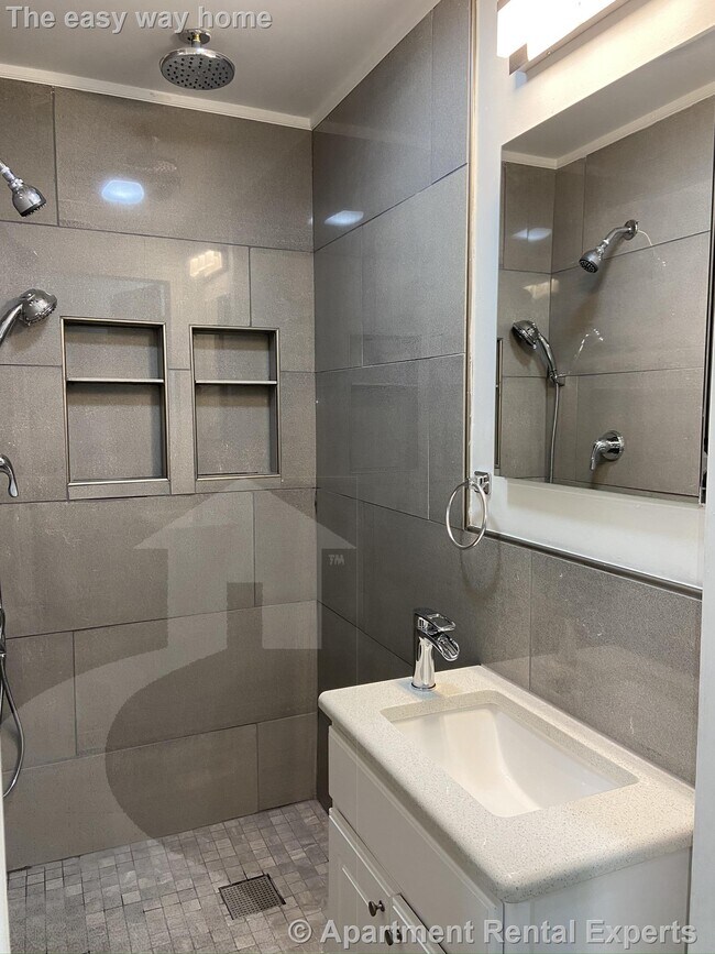 Building Photo - 252 Windsor St