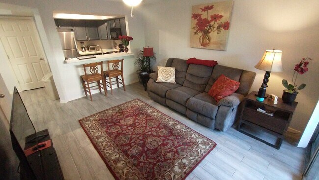 Building Photo - Dobson Bay Club