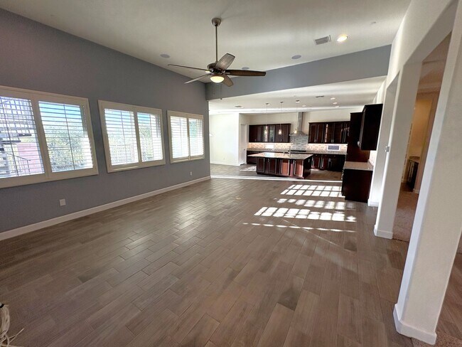 Building Photo - Dove Mountain 4 bedroom with Den 3,277 sq ...