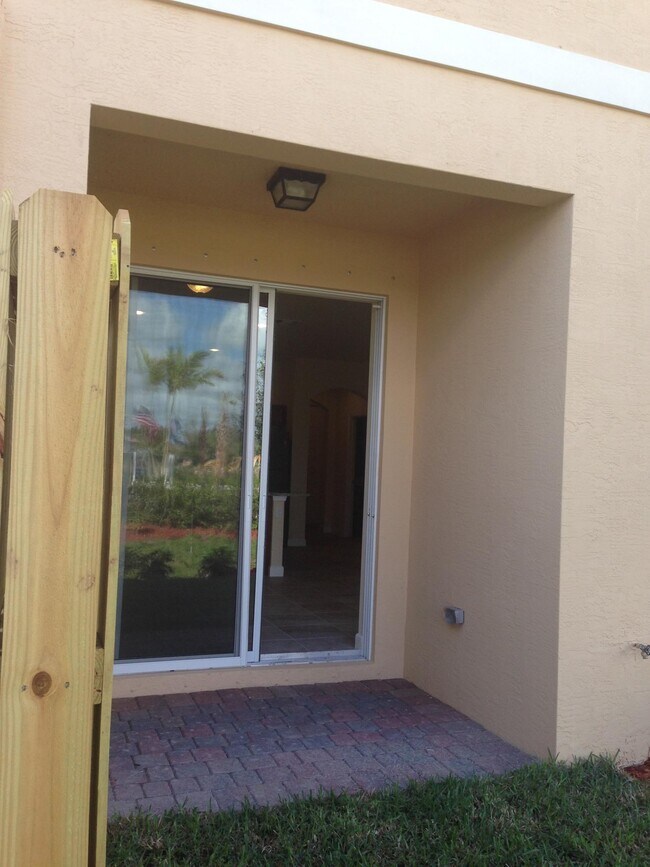 Building Photo - 5037 Ashley River Rd