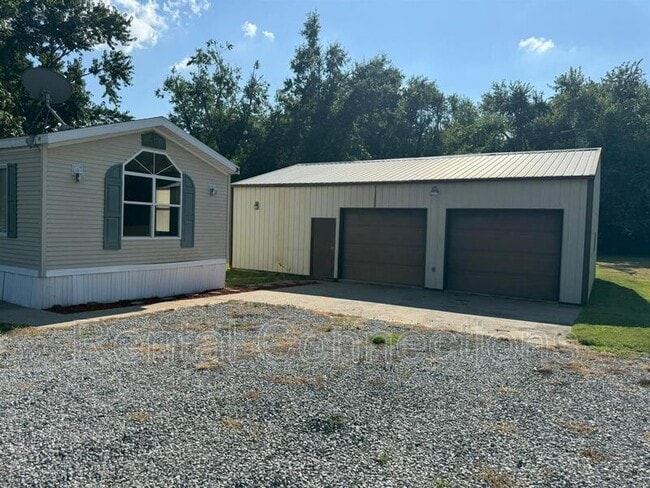 Building Photo - 205 Crossroad School Rd