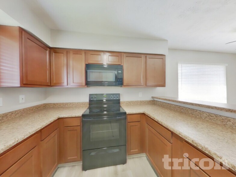 Building Photo - 14831 Waterside Dr