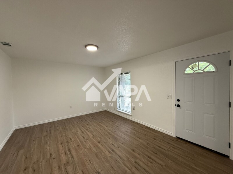 Building Photo - 4322 Las Cruces St