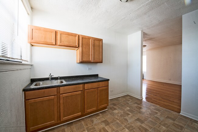 Building Photo - 8951 S Ada St