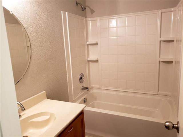 Building Photo - 16709 Woodside Dr